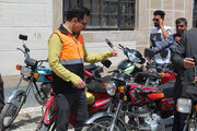 ببینید|دوره آموزشی ویژه راکبین موتور سیکلت و آشنایی موتورسواران با مقررات راهنمایی و رانندگی در مناطق روستایی استان خراسان جنوبی