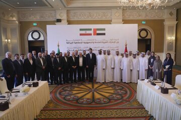 ببینید| نشست کمیسیون مشترک اقتصادی ایران و امارات با حضور وزیر راه و شهرسازی به عنوان رئیس کمیسیون