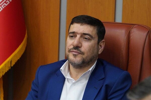 بیش از ۲۲۰ هزار میلیارد تومان پروژه دولتی و خصوصی در بنادر کشور در دستور کار قرار دارد علی اکبر صفایی