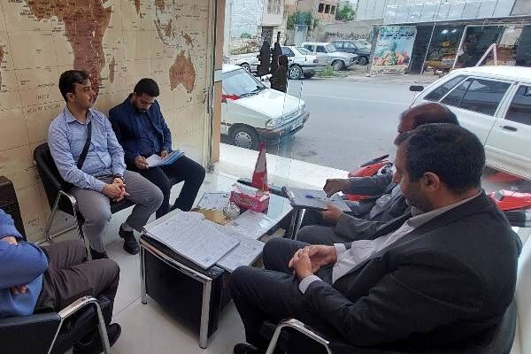 گشت بازرسی از بنگاه‌های مشاور املاک در آزادشهر در استان گلستان