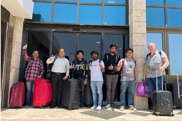 بازگشت هفت خدمه دیگر کشتی توقیفی MSC ARIES به کشورشان خدمه
