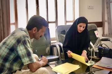 انعقاد قرارداد با متقاضیان دریافت زمین در طرح جوانی جمعیت شهرستان خاتم استان یزد