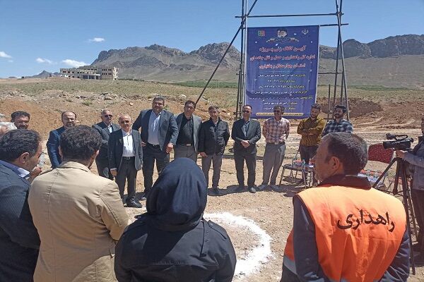 عملیات اجرایی ساختمان اداره راهداری و حمل ونقل جاده‌ای شهرستان های سامان و بن در استان چهارمحال وبختیاری آغاز شد.