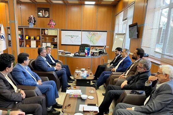 فرودگاهها لکوموتیو توسعه اقتصاد و پیشرفت کشور هستند نشست