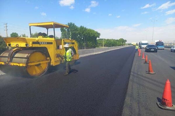 محدودیت تردد در محور قدیم تهران-ساوه ببینید|گزارش تصویری از اجرای عملیات روکش آسفالت در باند جنوبی آزادراه کرج-قزوین توسط راهداری استان البرز