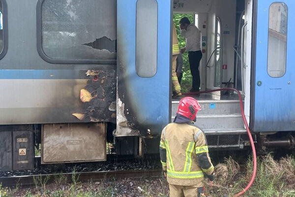 نقص فنی ریل باس هشتگرد به تهران ریل باس هشتگرد