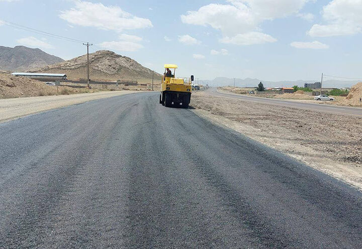 لکه گیری و روکش آسفالت ۹۰۳ کیلومتر راه اصلی و روستایی در جنوب سیستان و بلوچستان