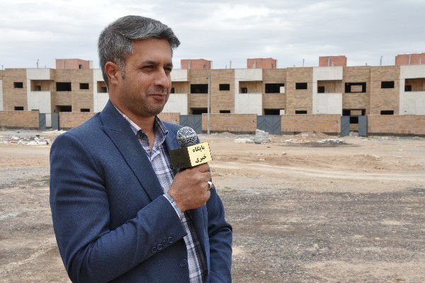 اخذ یکهزار و ۴۰۰ فقره سند تک برگ اراضی دولتی شهرستان دهاقان در استان اصفهان  کریم طیاری / دهاقان