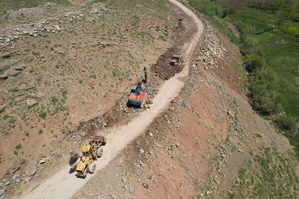اجرای ۱۱۰ کیلومتر خط کشی در راه‌های شهرستان بهار