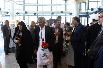 اعزام زائران فرودگاه مشهد