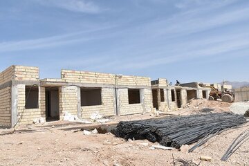 عملیات اجرایی ساخت خانه های یک طبقه حیاط دار جایگزین مسکن مهر ناایمن سمنان