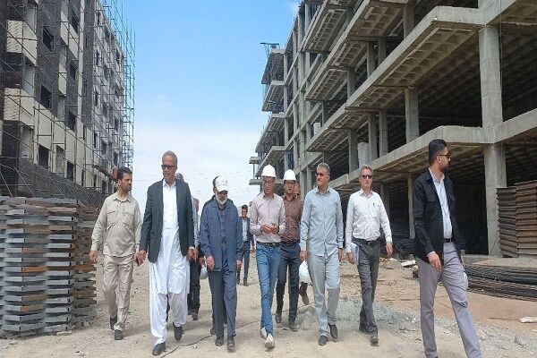 ببینید| بازدید استاندار سیستان و بلوچستان از پروژه های طرح نهضت ملی مسکن زاهدان سایت تفتان شهر