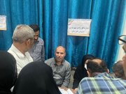 ببینید| برپایی میز خدمت با حضور مدیرکل راه و شهرسازی خوزستان در مصلی نماز جمعه خرمشهر