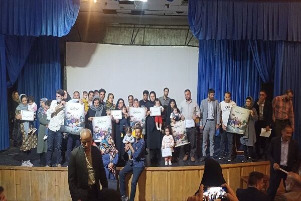 آیین تعیین قطعات متقاضیان طرح حمایت از جوانی جمعیت شهر شازند برگزار شد آیین تعیین قطعات متقاضیان طرح حمایت از جوانی جمعیت شهر شازند انجام شد.