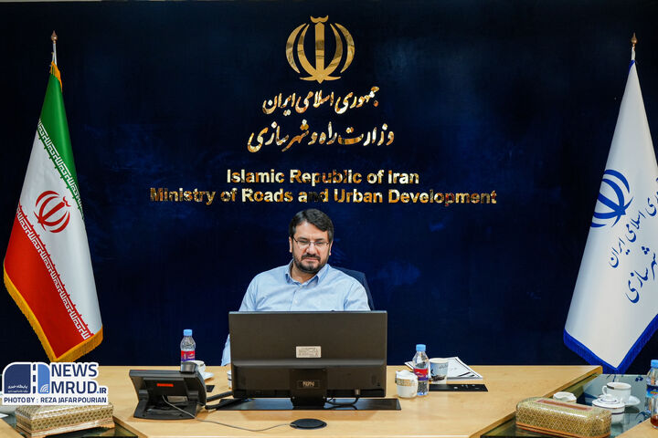بنیاد مسکن مکلف به خرید سیمان و فولاد مسکنهای حمایتی از بورس کالا شد ببینید | برگزاری شورای مسکن با حضور وزیر راه و شهرسازی