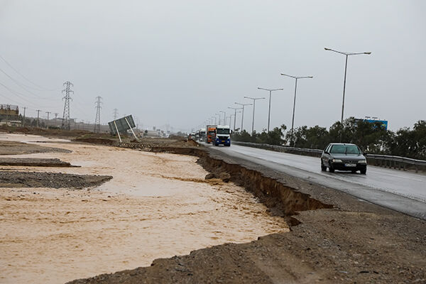 تحمیل خسارت ۵ هزار و ۸۵۰ میلیارد ریالی به شبکه راههای استان یزد در اردیبهشتماه خسارت سیل در یزد