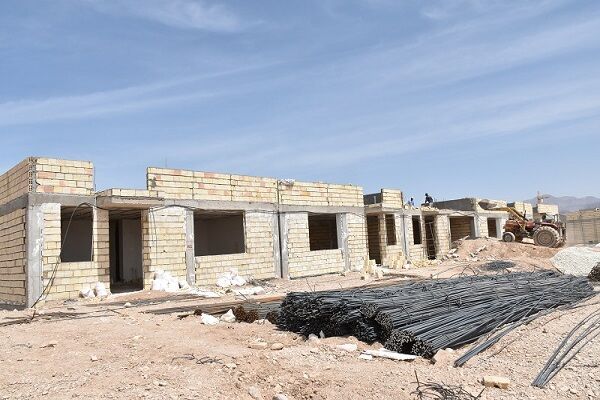 ویدیو| عملیات ساخت خانه‌های یک طبقه حیاط دار جایگزین مسکن مهر ناایمن سمنان