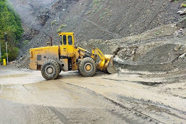 محور دلگان – ذهکلوت در جنوب سیستان و بلوچستان بازگشایی شد ببینید|وقوع سیلاب  و ریزش سنگ و گل و لای بر اثر بارش شدید باران در محور نوجان  به کرج_کندوان و تلاش راهداران گچسر برای بازگشایی محور