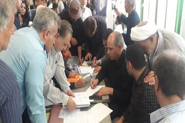 ببینید| برپایی میز خدمت به مناسبت روز مقاومت دزفول با حضور مدیرکل راه و شهرسازی خوزستان در مصلی نماز جمعه