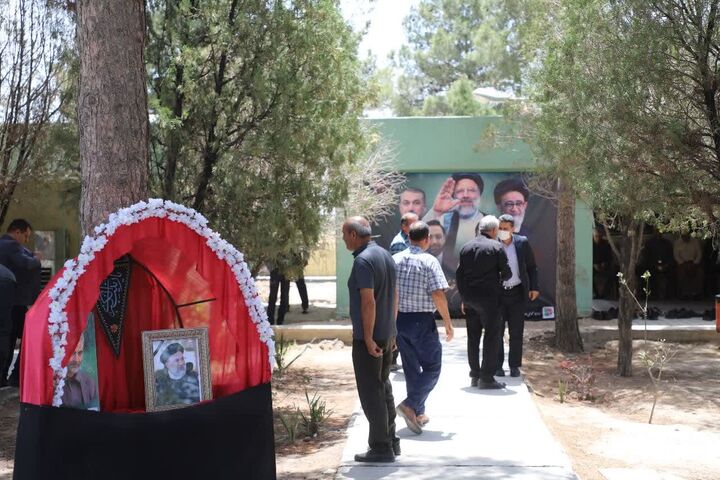 آیین گرامیداشت شهدای خدمت در پایانه بار امیرکبیر اصفهان ببینید | آیین گرامیداشت شهدای خدمت در پایانه بار امیرکبیر اصفهان باحضور صنوف مختلف حمل و نقل جادهای استان