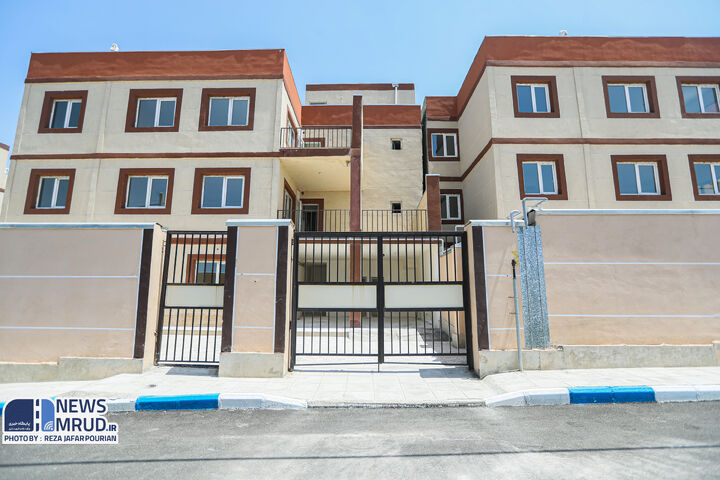 اینفوگرافیک| افتتاح بیش از ۳ هزار واحد مسکونی و ۳۵ پروژه زیربنایی و روبنایی در شهرهای جدید به مناسبت دهه فجر  ببینید| با حضور وزیر راه و شهرسازی ۶۴۴۷ واحد مسکن مهر در شهرهای جدید مهستان و پردیس افتتاح شد