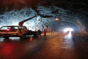 ببینید|گزارش تصویری از عملیات رفع خاموشی روشنایی تونل های محور کرج_کندوان