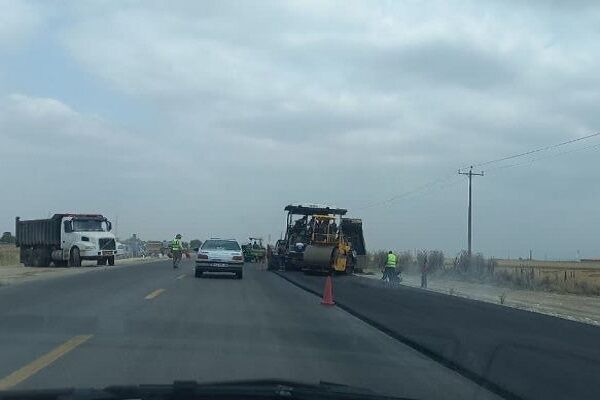 اجرای عملیات روکش آسفالت محور بندر ترکمن به آق قلا راه و شهرسازی گلستان