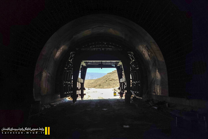عملیات لاینینگ تونل شهیده باختر بیگلری در محور لار - بستک آغاز شد