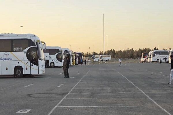 خدمت رسانی راهداران بوشهر به زائران حرم امام راحل/ اعزام زائران بوشهری با ۷۰ دستگاه اتوبوس جابجایی ایمن زائران حرم امام خمینی (ره) با ناوگان حمل و نقل استان بوشهر
