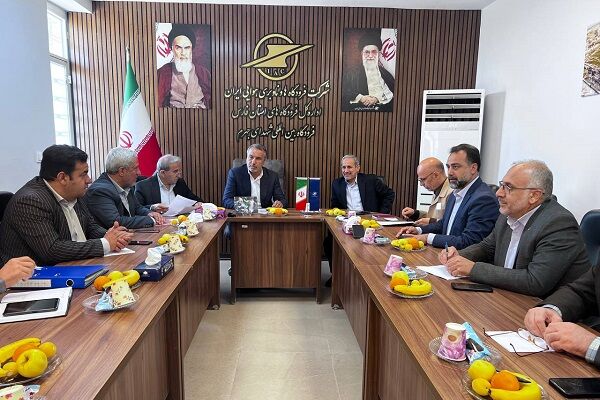 بازدید مدیرعامل شرکت فرودگاهها از پروژه بهسازی سطوح پروازی فرودگاه جهرم نشست