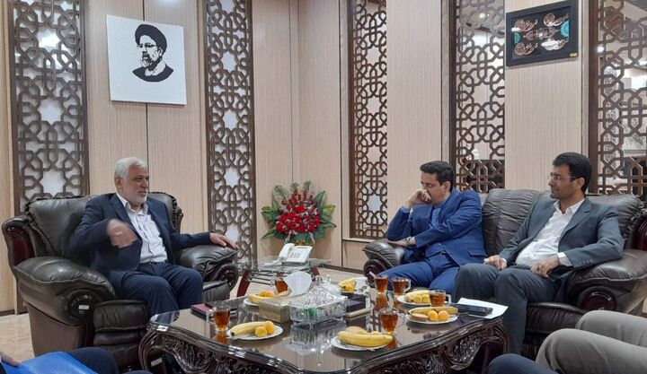 دیدار معاون برنامه ریزی و مدیریت منابع وزیر راه و شهرسازی با استاندار لرستان  غفاری لرستان