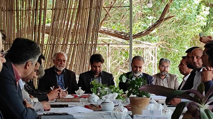 جلسه بررسی تامین مسکن کارکنان دانشگاه آزاد در شهرستان بردسیر