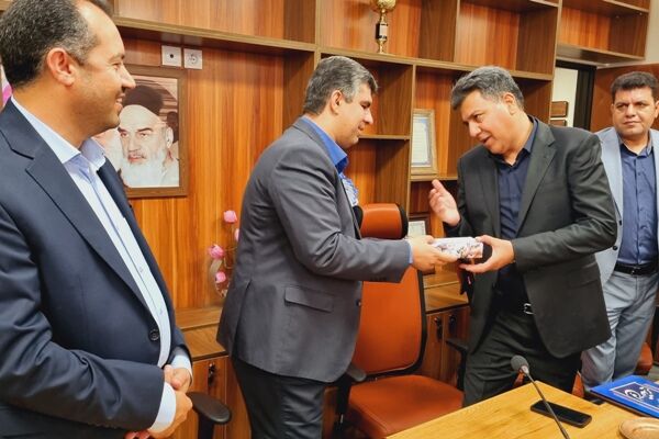 حدود ۷.۵ همت اعتبار در اداره کل راهداری و حمل و نقل جاده ای استان کرمان هزینه شده است حدود 7 و نيم همت اعتبار در اداره كل راهداری و حمل و نقل جاده ای استان كرمان هزينه شده است
