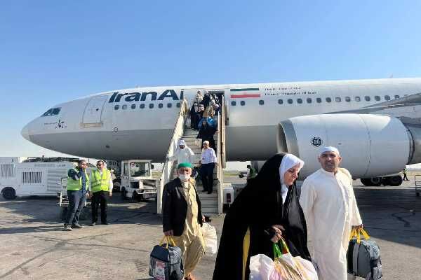 بازگشت بیش از ۴۸۰ نفر از حجاج بیت الله الحرام جزیره قشم با پروازهای «هما»