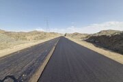 ببینید| بازدید مدیرکل راهداری و حمل و نقل جاده ای جنوب سیستان و بلوچستان از روند اجرای پروژه آسفالت محور تنگه سرحه _ فنوج