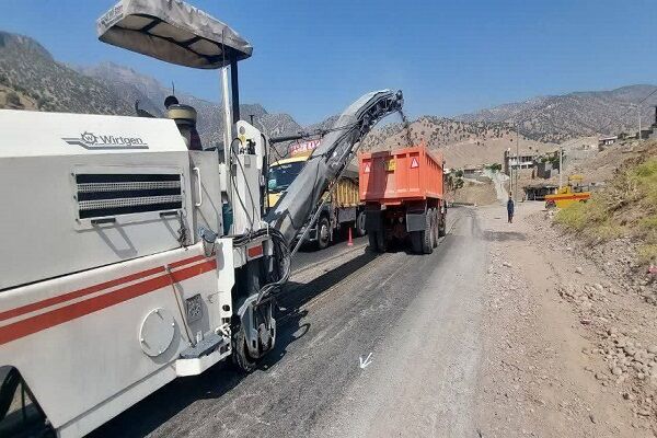 اتمام ۲ کیلومتر روکش آسفالت در محور چهارخطه لردگان_ بروجن اتمام ۲ کیلومتر روکش آسفالت در محور چهارخطه لردگان_ بروجن