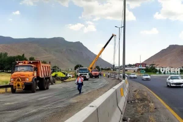 فعالیت ۲۷ کارگاه جادهای در راههای شهرستان شازند استان مرکزی شازند