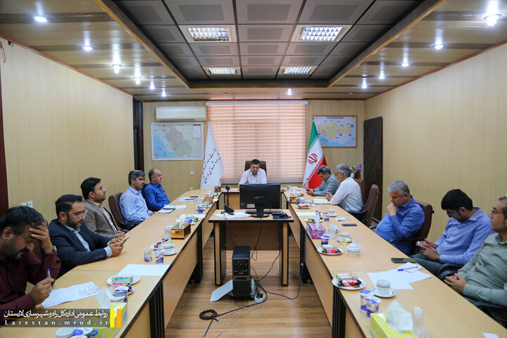 ببینید| دیدار اعضای شورای اسلامی شهرستان لارستان با مدیرکل راه و شهرسازی لارستان