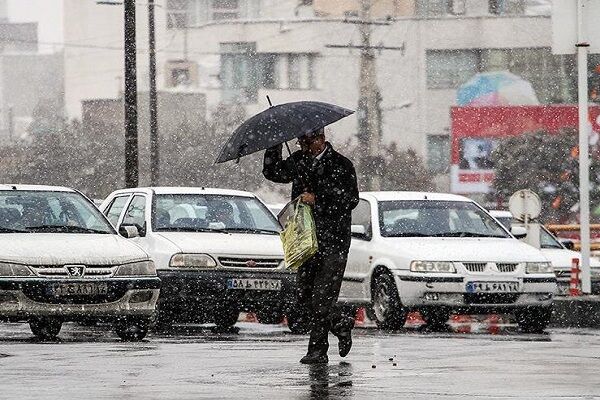 بارش‌ باران و کاهش دما در نیمه شمالی کشور تا اواسط هفته ادامه دارد/ خطر طغیان رودخانه‌ها در ۹ استان