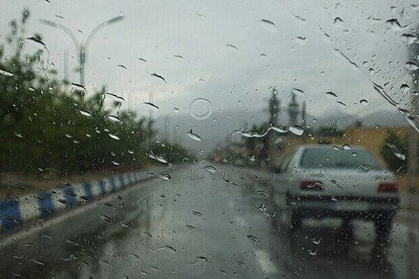 بارش باران در محورهای شمالی جاده بارانی