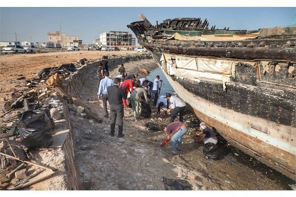 طرح پاکسازی خور ۳۱۰۰ متری بندر گناوه اجرایی شد خور بندرگناوه