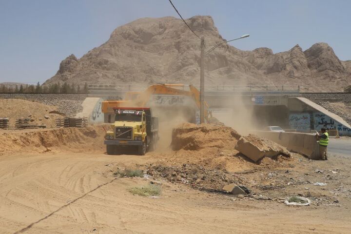 ببینید | بازدید مدیرکل راهداری و حمل‌ونقل جاده‌ای استان اصفهان از پروژه تعریض پل زیرگذر راه‌آهن زردنجان