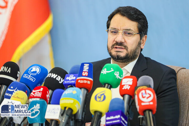 آزادسازی قیمت بلیت هواپیما ظلم به مردم است/ پیگیر کنترل قیمت بلیت هواپیما از سران قوا هستیم ببینید | نشست خبری وزیر راه و شهرسازی