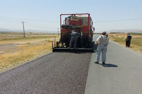 اجرای آسفالت حفاظتی نوین برای اولین بار در راههای شریانی استان همدان