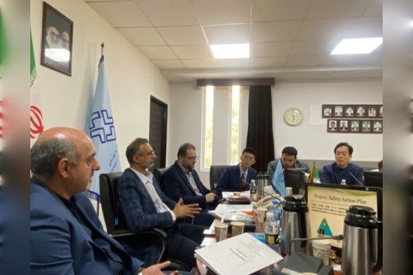 نشست مشترک مرکز تحقیقات راه، مسکن و شهرسازی و هیئت اعزامی از دانشگاه پکن چین برگزار شد نشست