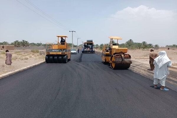 آسفالت معابر ۷ روستای سیب و سوران در قالب طرح هادی در استان  سیستان و بلوچستان سیستان