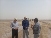 ببینید| بازدید مدیر کل راه و شهرسازی استان سیستان و بلوچستان از فعالیت کارگاههای راهسازی با وجود گرمای بالای ۵۰ درجه