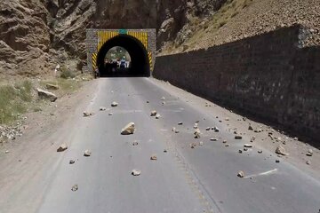 ویدیو|گزارش تصویری از عملیات لق گیری محور کرج _چالوس حوزه راهداری گچسر