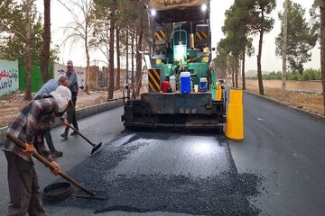 ببینید|گزارش تصویری از اجرای عملیات روکش آسفالت محور روستایی فرخ آباد _زیبادشت توسط اداره کل راهداری و حمل و نقل جاده ای استان البرز