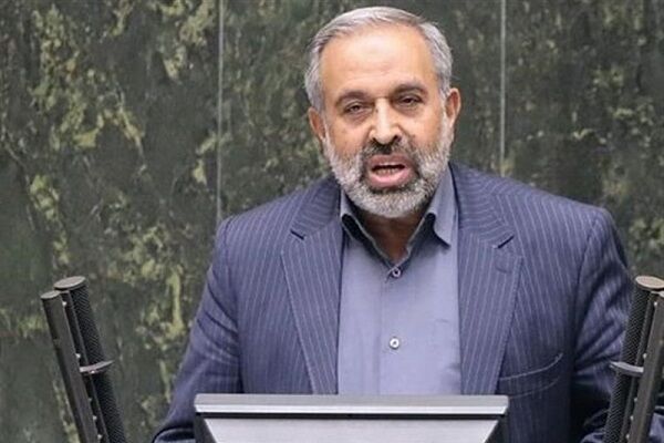 مطالبات مردمی را در تکمیل طرحهای مسکن و حمل و نقل دنبال میکنیم یزدی خواه